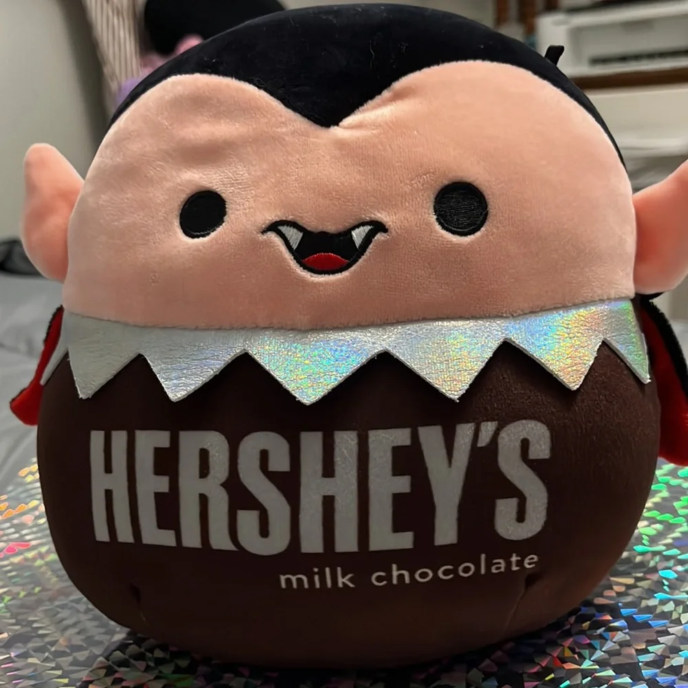 HERSHEYS CHOCOLATE VAMPIRE SQUISHMALLOW